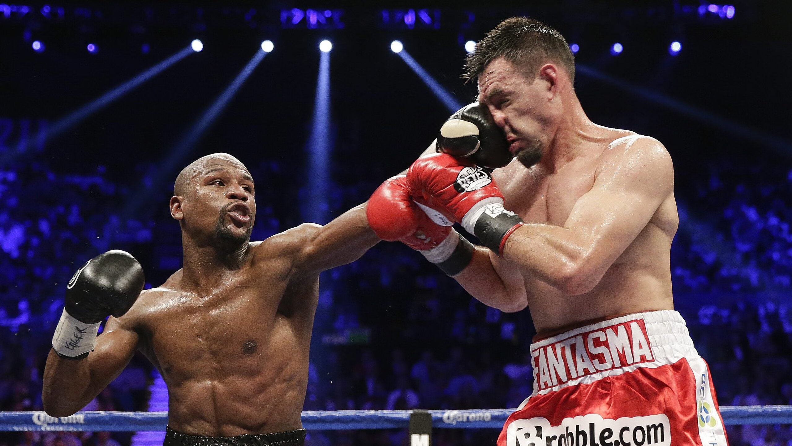 哈兰德闪耀欧冠赛场,再次打破进球纪录